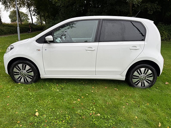 Volkswagen UP! 4 of 10