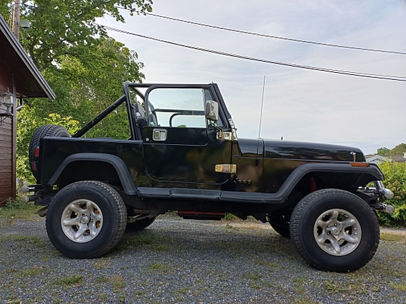 Jeep Wrangler 7 of 8