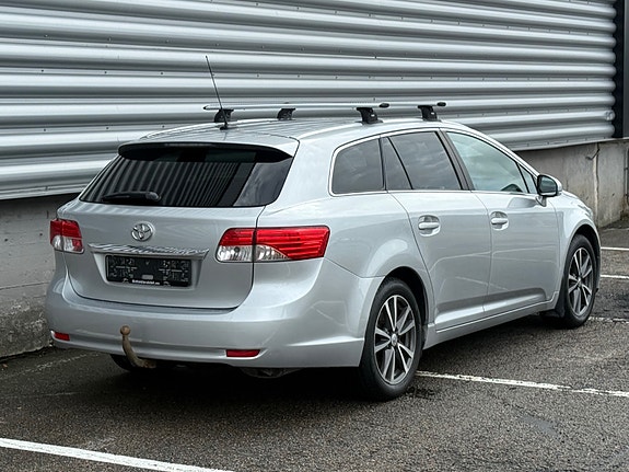 Toyota Avensis 8 of 25
