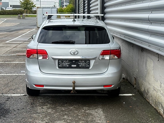 Toyota Avensis 7 of 25