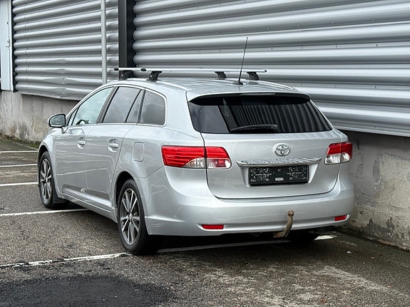 Toyota Avensis 6 of 25
