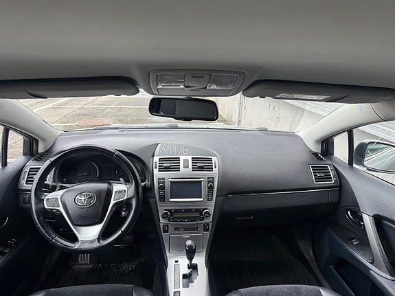 Toyota Avensis 13 of 25