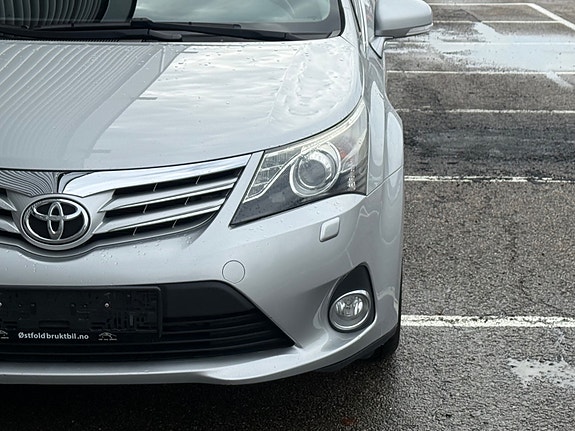Toyota Avensis 4 of 25