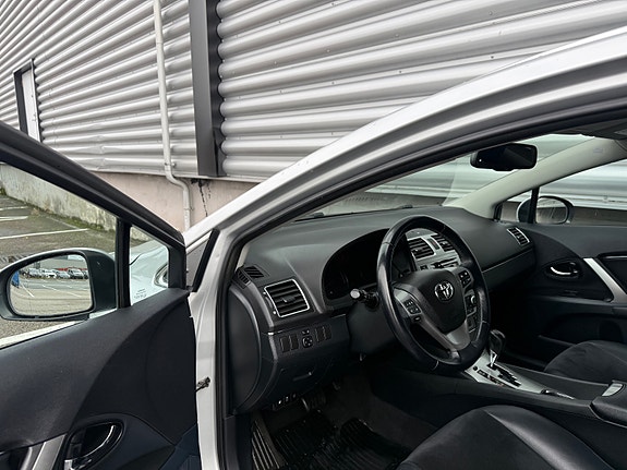 Toyota Avensis 11 of 25