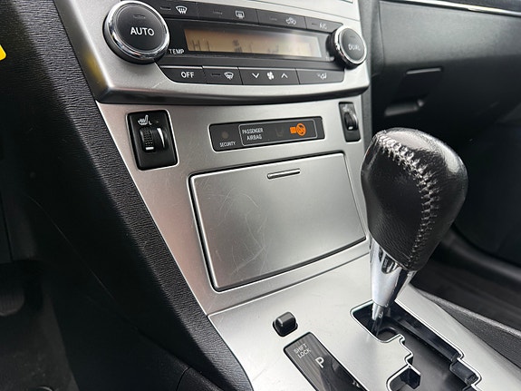Toyota Avensis 19 of 25
