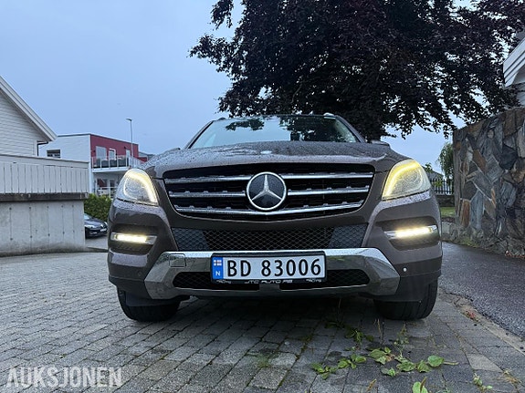 Mercedes-Benz M-Klasse 2 of 26