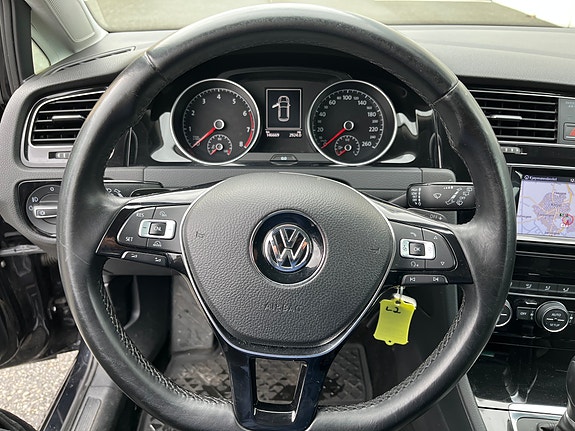 Volkswagen Golf VII 7 of 23
