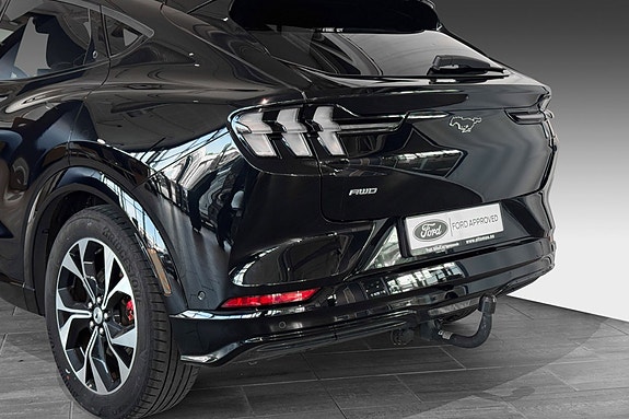 Ford Mustang Mach-E 6 of 30