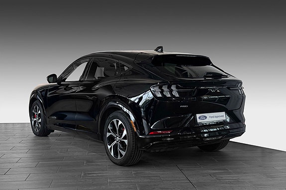Ford Mustang Mach-E 5 of 28