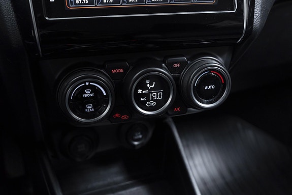Suzuki Swift 15 of 26