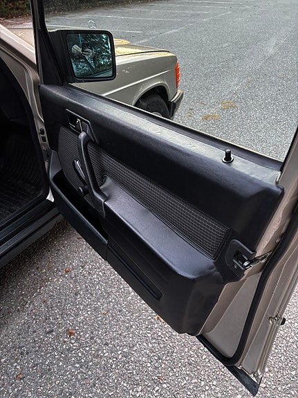 Mercedes-Benz 190 E 15 of 30