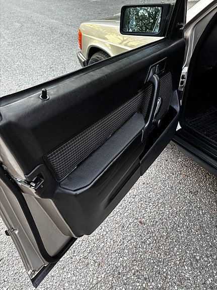 Mercedes-Benz 190 E 13 of 30