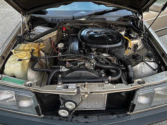 Mercedes-Benz 190 E 7 of 30