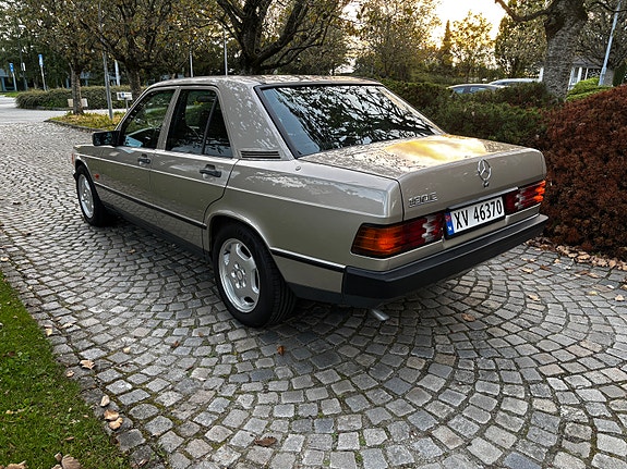 Mercedes-Benz 190 E 4 of 30