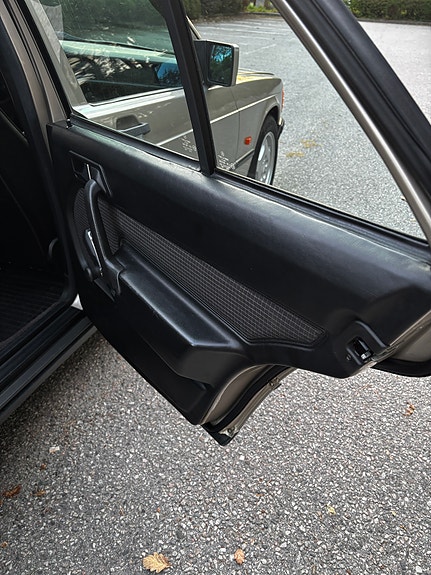 Mercedes-Benz 190 E 16 of 30
