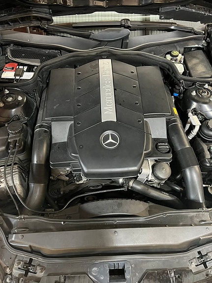 Mercedes-Benz SL500 3 of 13
