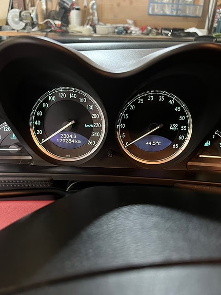 Mercedes-Benz SL500 13 of 13