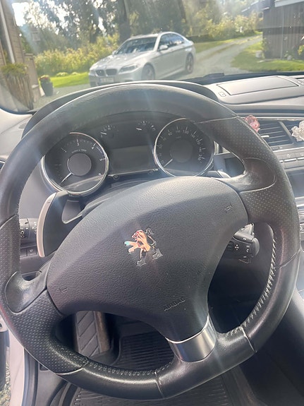 Peugeot 5008 8 of 9