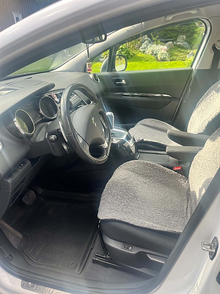 Peugeot 5008 7 of 9