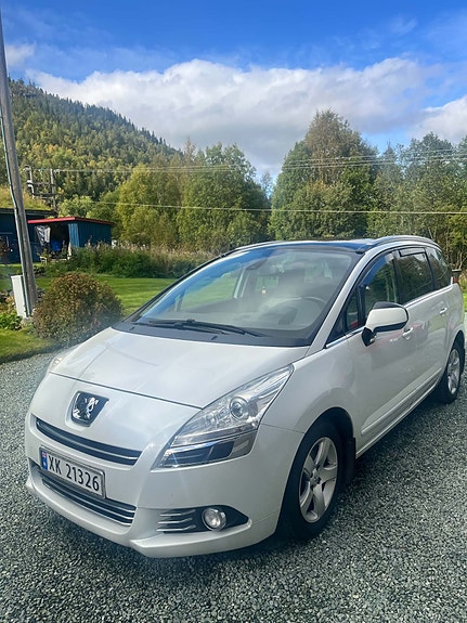 Peugeot 5008 4 of 9