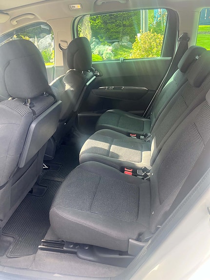 Peugeot 5008 6 of 9