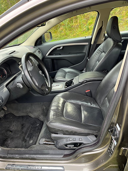 Volvo XC70 8 of 20
