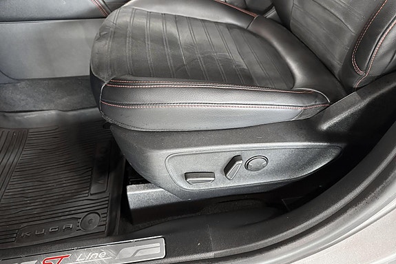 Ford Kuga 17 of 20