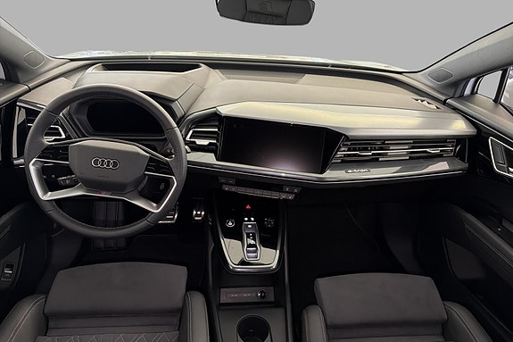 Audi Q4 e-tron 25 of 30