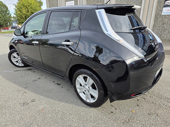 Nissan Leaf 7 of 17