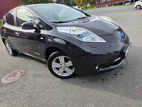 Nissan Leaf 3 of 17