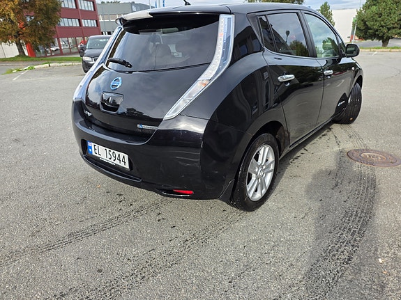 Nissan Leaf 5 of 17