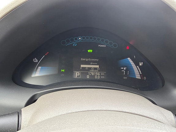 Nissan Leaf 16 of 17