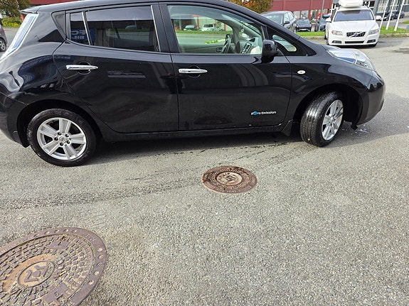 Nissan Leaf 4 of 17