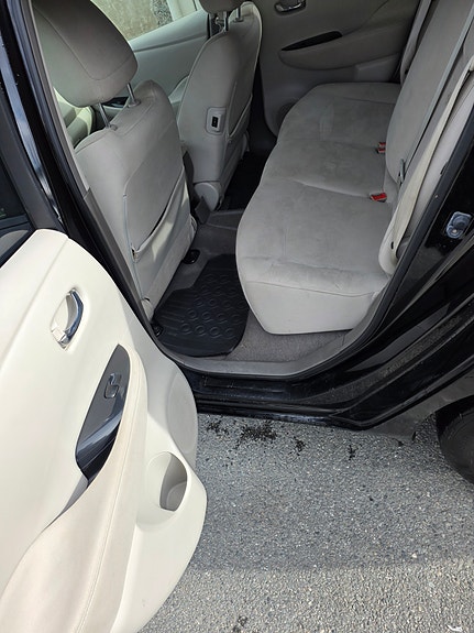 Nissan Leaf 9 of 17