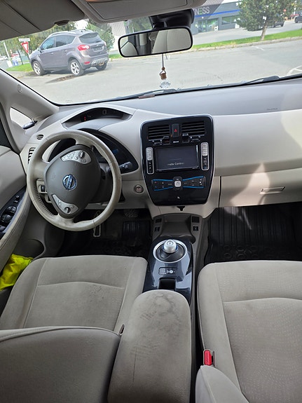 Nissan Leaf 17 of 17
