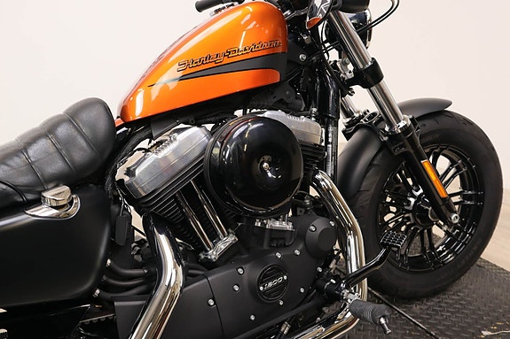 Harley-Davidson Sportster Forty-Eight Special 5 of 15