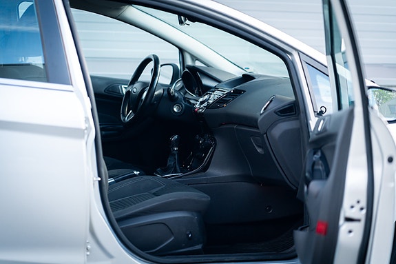 Ford Fiesta 9 of 21