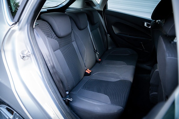 Ford Fiesta 18 of 21