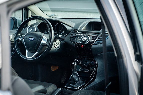 Ford Fiesta 12 of 21