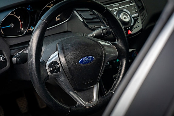 Ford Fiesta 13 of 21