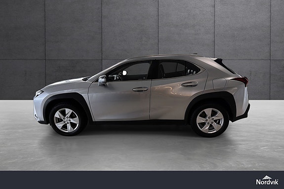 Lexus UX300e 2 of 19
