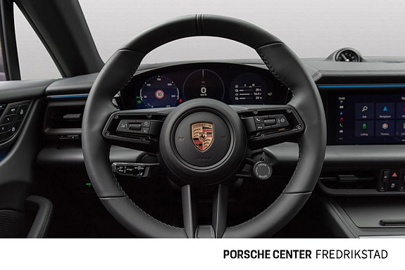 Porsche Macan 30 of 30
