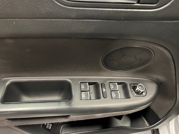 Volkswagen Golf Plus 22 of 25