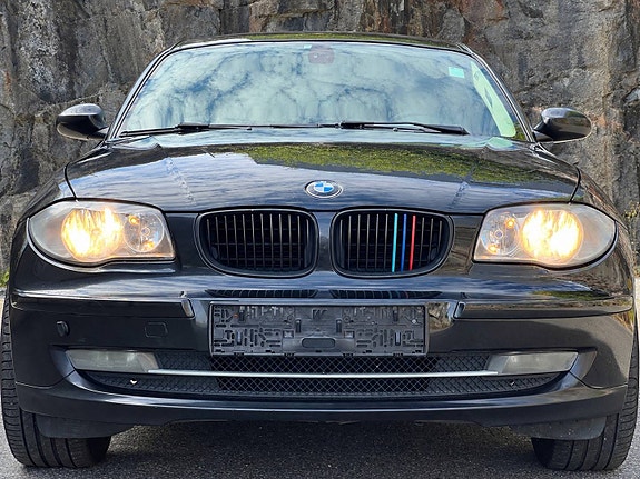 BMW 118i 3 of 16