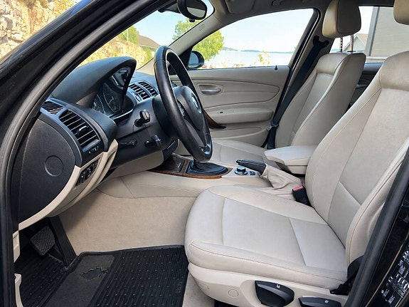 BMW 118i 7 of 16