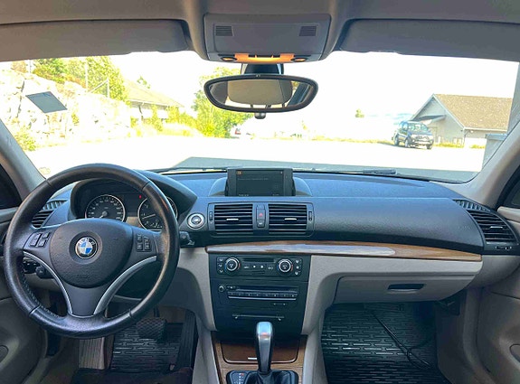 BMW 118i 11 of 16