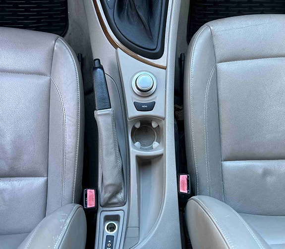 BMW 118i 14 of 16
