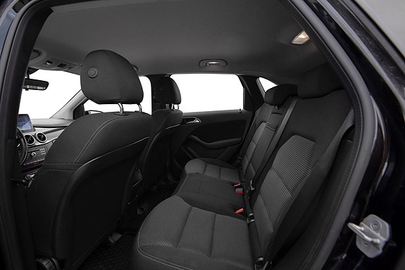 Mercedes-Benz B250 e 21 of 25