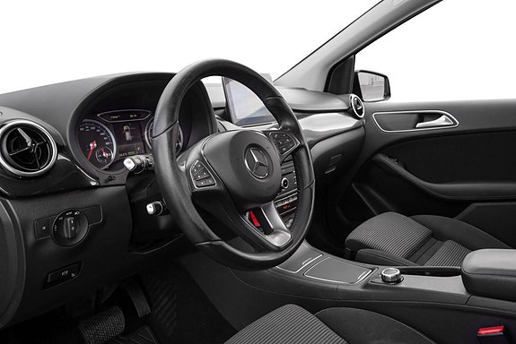 Mercedes-Benz B250 e 11 of 25