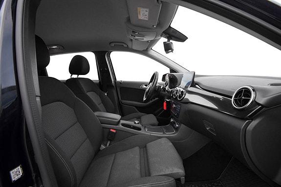 Mercedes-Benz B250 e 24 of 25